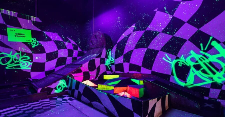 London: Shoreditch Junkyard Golf Tickets for 9 or 18 Holes - Bars on site: plan your drinks without losing your place