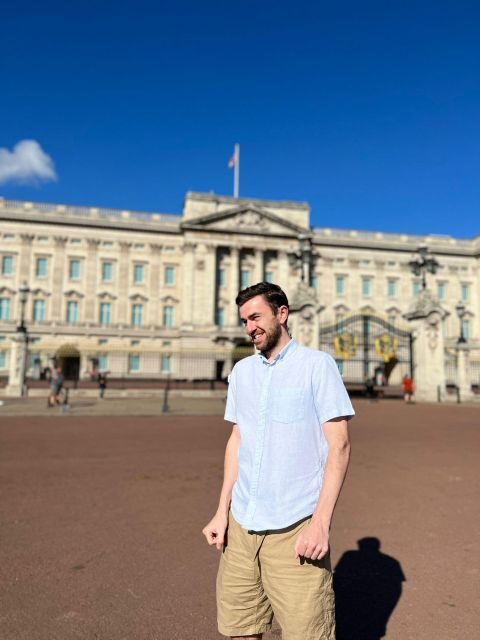 London: Sightseeing Tour - in clear, slow English - St James’s Palace and Trafalgar Square: power, symbolism, and smart questions