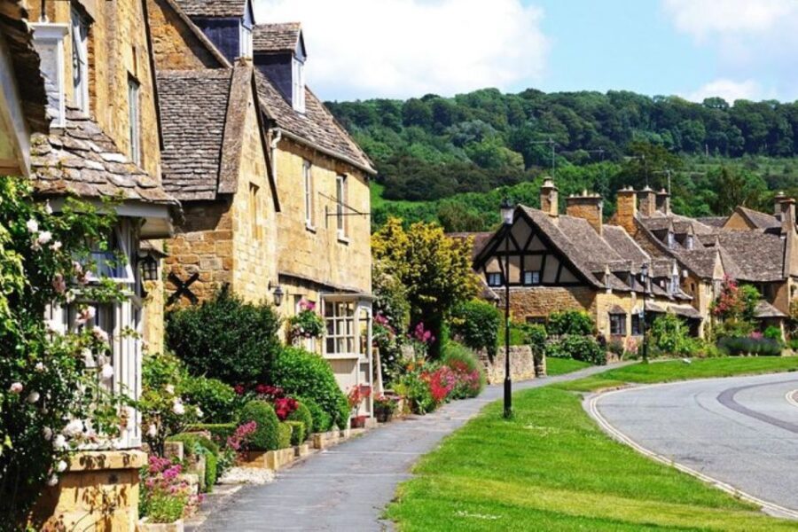 London: Small Group Cotswolds Trip with Bourton-on-the-Water - Broadway Tower Views With Entry Included