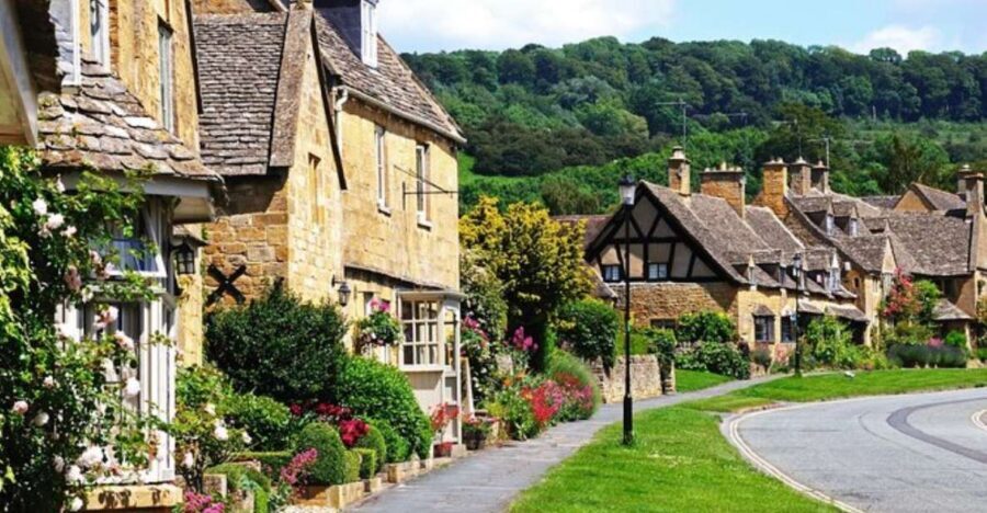 London: Small Group Cotswolds Trip with Bourton-on-the-Water - What the Small-Group Style Really Changes