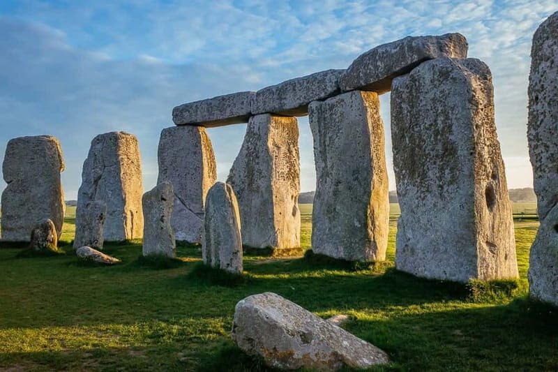 London: Small Group Stonehenge and Bath Tour & Secret Site - Back-road Wiltshire moments: what you should notice on the bus