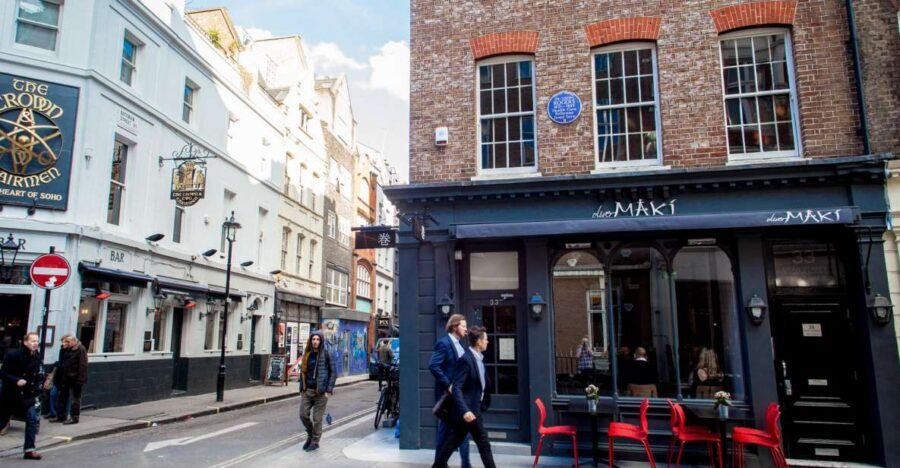 London Soho District - Guided Walking Tour 12 guests 2,5h - The London Palladium and Carnaby Street: showbiz streets, real stores