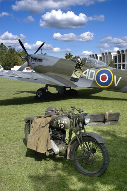 London: Spitfire Cockpit Experience - Climbing into the cockpit: controls, access, and the photo reality