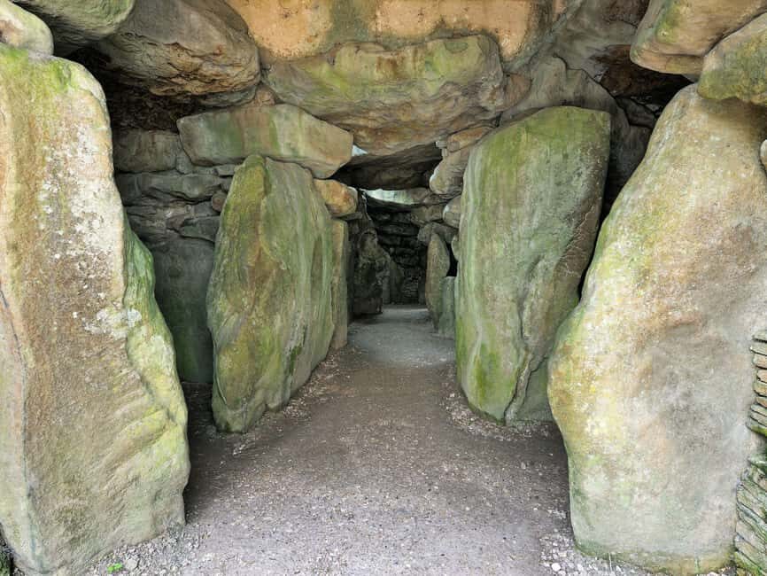 London: Stonehenge, Avebury & Silbury Hill Day Trip - Avebury Stone Circle and Village: Guided Walk, Then Real Freedom