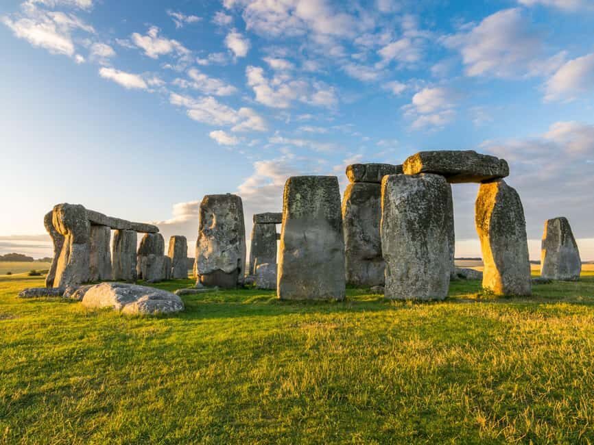 London: Stonehenge, Avebury & Silbury Hill Day Trip - Silbury Hill: Europe’s Tallest Prehistoric Man-Made Mound