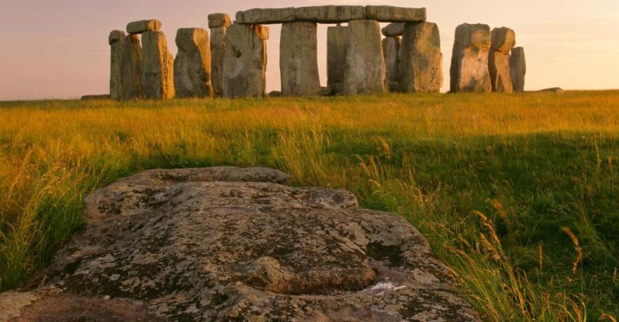 London: Stonehenge, Glastonbury & Avebury Small Group Tour - Stonehenge: more than the stones in front of you