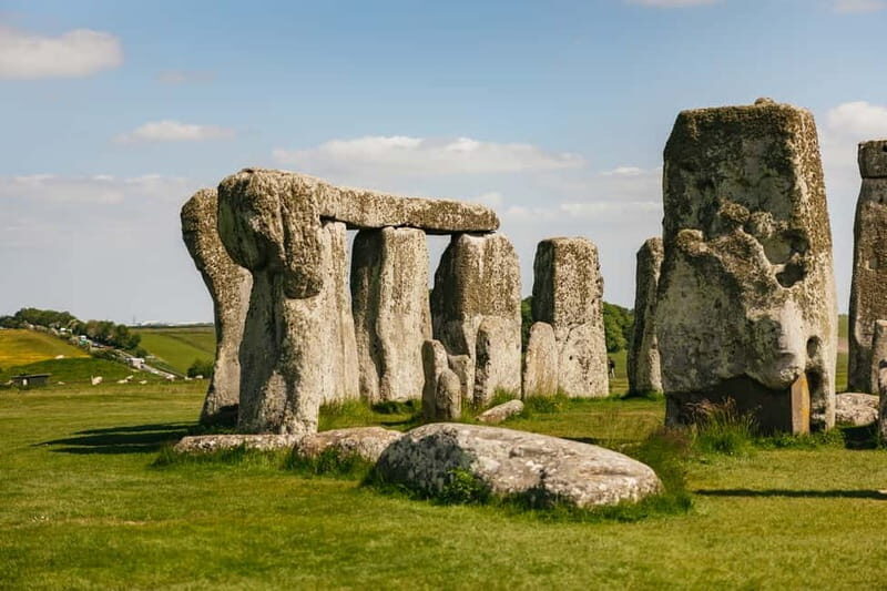 London: Stonehenge Morning or Afternoon Tour Optional Lunch - Timing and gates: how to avoid first-minute stress at Victoria