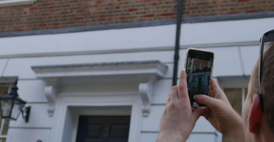 London: The Beatles Walking Tour of Soho and Mayfair - Key things you’ll notice on this Beatles walking tour