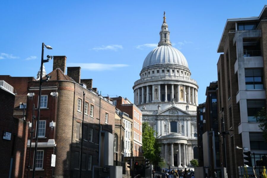 London: Top 30 Sights Tour and Sherlock Holmes Museum - St Pauls, South Bank, and the Thames pull toward London Bridge