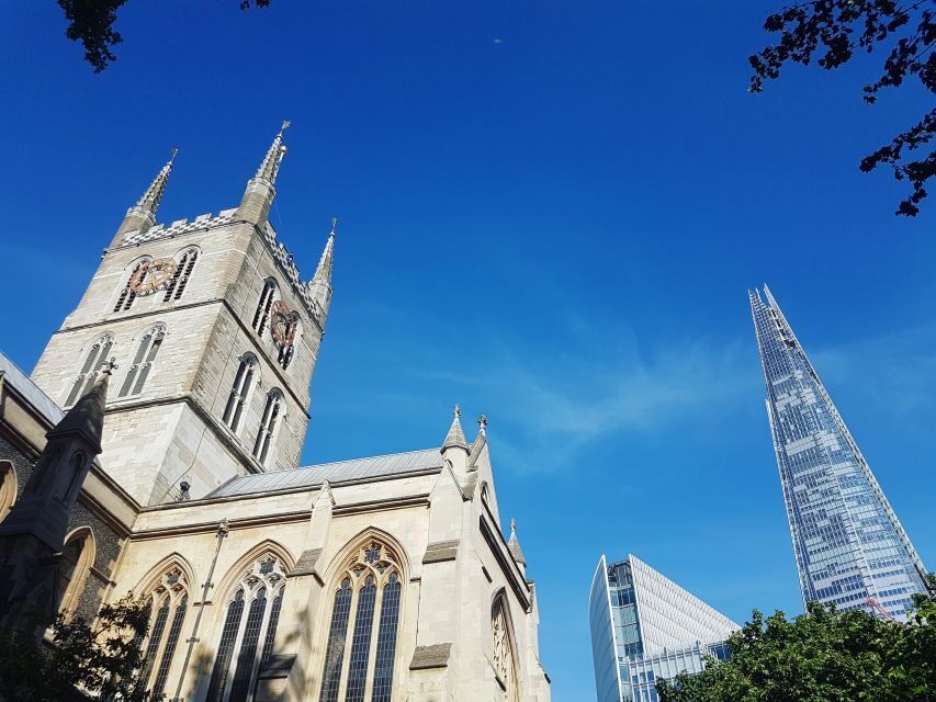 London: Top 30 Sights Walking Tour and The Shard Entry - The Underground interlude: quick taps, no panic