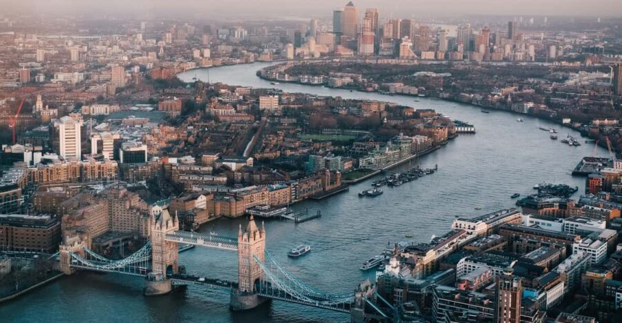 London: Top Attractions and City Highlights Walking Tour - St James’s Palace and Westminster Abbey: coronations, weddings, and Diana’s shadow