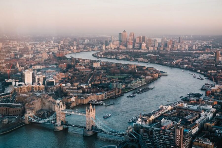 London: Tour with Private Guide - Buckingham Palace and Westminster Abbey: more than postcard views