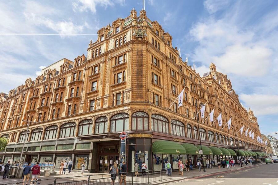 London: Tower, Cruise, & Harrods Tea Full-Day Experience - Harrods Georgian Restaurant cream tea: scones, Prosecco, and live music