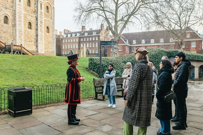 London: Tower of London Early Access w/ Beefeater and Jewels - Tower of London highlights you get while the schedule is still calm