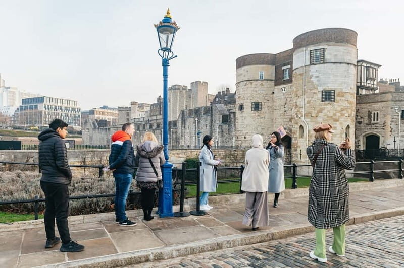 London: Tower of London Early Access w/ Beefeater and Jewels - The Crown Jewels viewing: what you actually look for