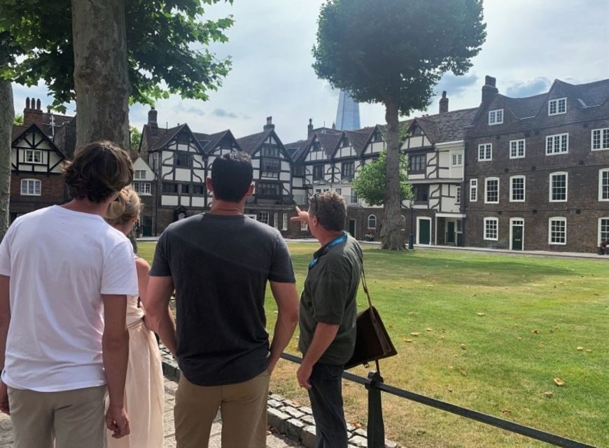 London: Tower of London Guided Tour with Boat Ride - Optional full-day add-on: Westminster Abbey and Changing of the Guard