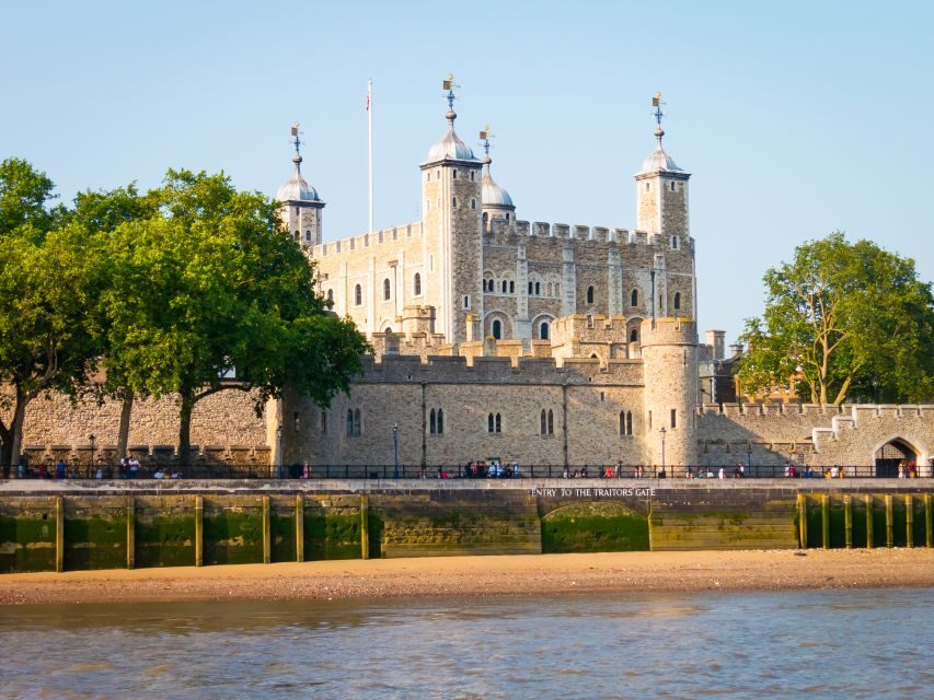 London: Tower of London Guided Tour with Crown Jewels Option - Crown Jewels in the Jewel House: what you’ll see and the one timing snag