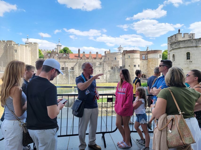 London: Tower of London Tour with Crown Jewels & Beefeaters - Meet the Yeoman Warder: 15 Minutes That Makes the Tower Personal