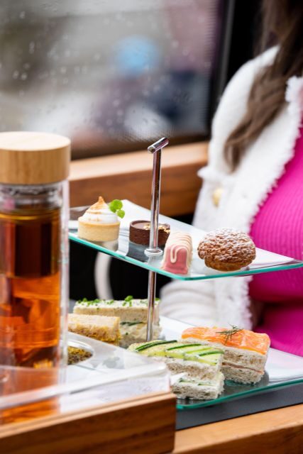 London: Traditional Afternoon Tea Tour in a Luxury Coach - Practical tips to get the most from it