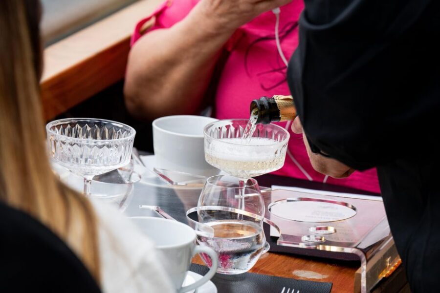 London: Traditional Afternoon Tea Tour in a Luxury Coach - Stop-by-stop: what you’ll likely get from each London icon
