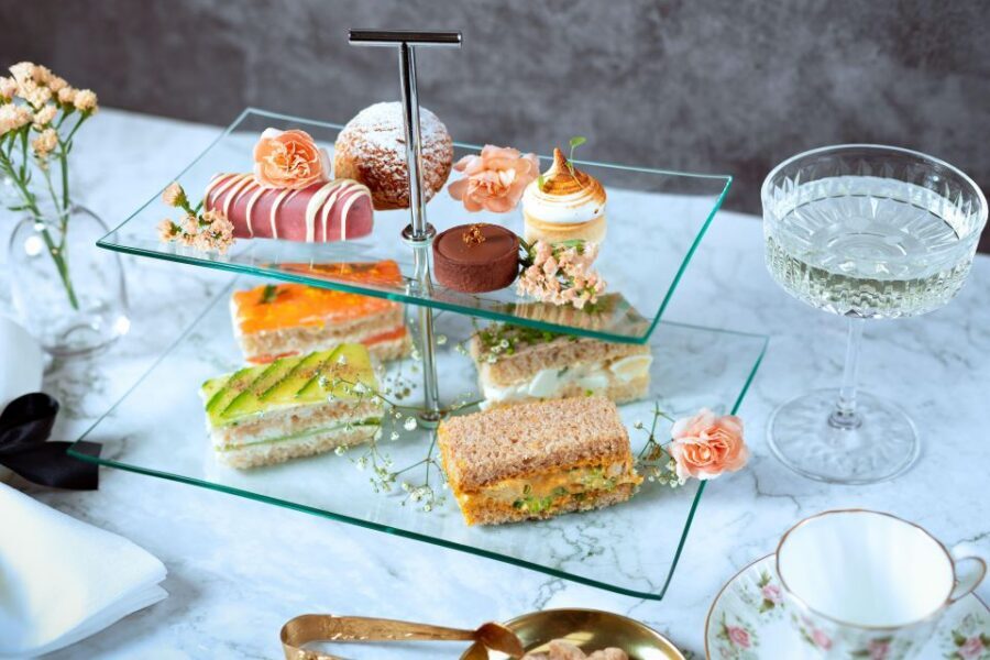 London: Traditional Afternoon Tea Tour in a Luxury Coach - Who this tour fits best (and who should look elsewhere)