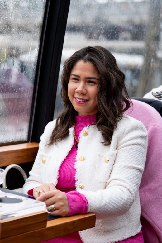 London: Traditional Afternoon Tea Tour in a Luxury Coach - The onboard afternoon tea: what’s included and why it matters