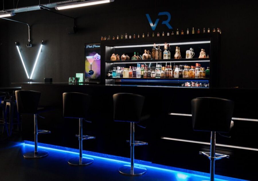 London: UK's Only 60-minute Free-Roaming VR experience - Staff Support, Multiplayer Energy, and Staying Safe in VR