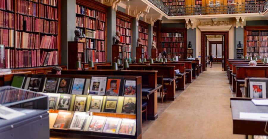 London: Victoria and Albert Museum Private Guided Tour - V&A Must-See Works: What Your Guide Will Point Out