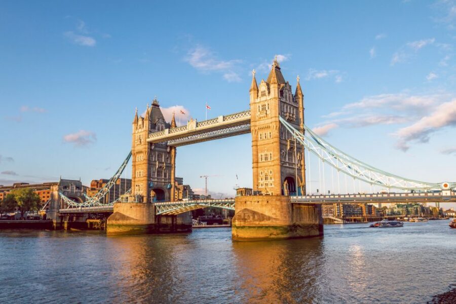 London: Vintage Bus Tour and London Eye Ticket - Vintage Double-Decker Time: Big Ben to St. Paul’s From the Best Seat