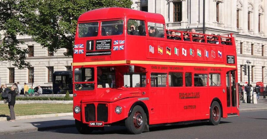 London Vintage Bus Tour, Thames Cruise, Fish & Chips - Fish and chips in Victoria: the pub stop that actually feels local