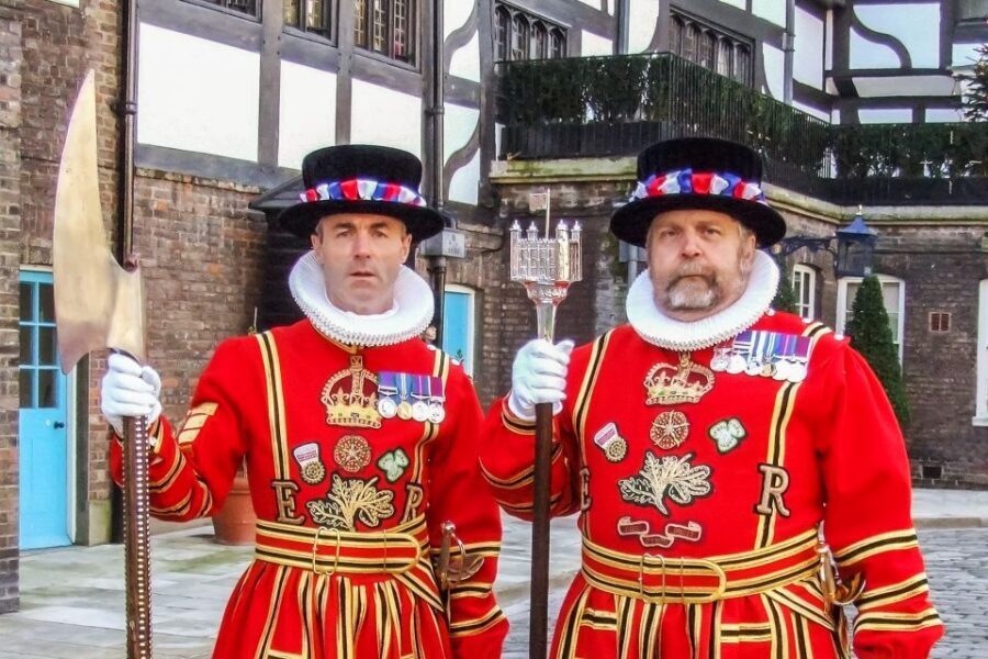 London: VIP Tower of London & Tower Bridge Early-Access Tour - Tower Hill start: where this tour beats the chaos