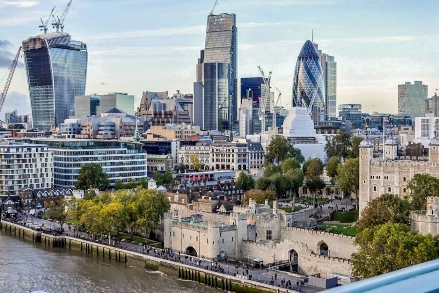 London: VIP Tower of London & Tower Bridge Early-Access Tour - Who this Tower of London and Tower Bridge combo is best for