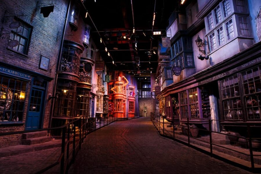 London: Warner Bros. Studio Harry Potter Tour with Transfers - Transfer Day: The Coach Ride, Timing, and Comfort Reality