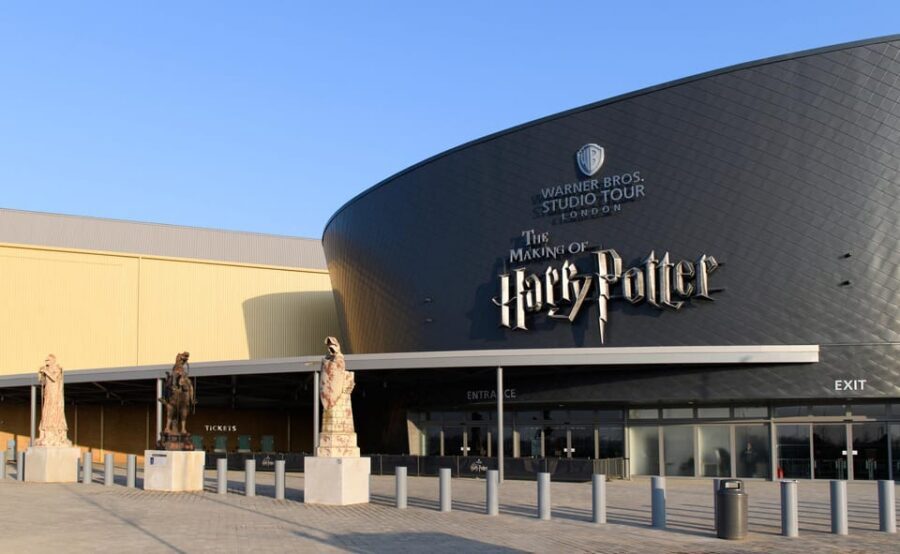 London: Warner Bros. Studio Tour and Morning Train Ticket - London Euston to Leavesden: the day’s transport rhythm