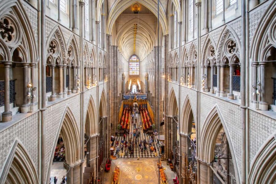 London: Westminster Abbey, Big Ben & Buckingham Guided Tour - Houses of Parliament: A Fast Stop With Big Explanations