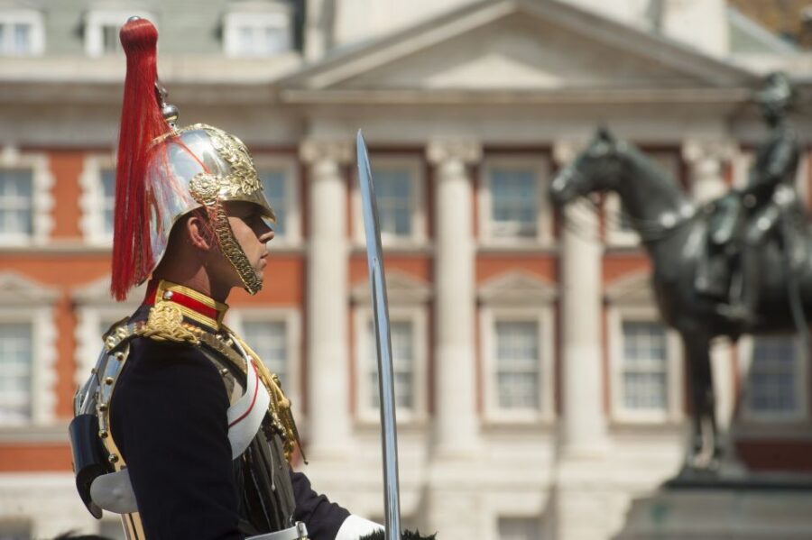 London: Westminster Abbey Priority Access & Guided City Tour - Buckingham Palace and Changing of the Guard: Timing Is Everything