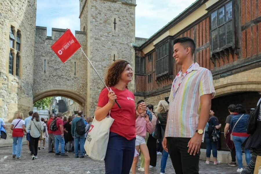 London: Westminster Abbey, Tower of London and Boat Tour - Tower of London: Guided Rooms, Crown Jewels, and a Real Sense of Scale