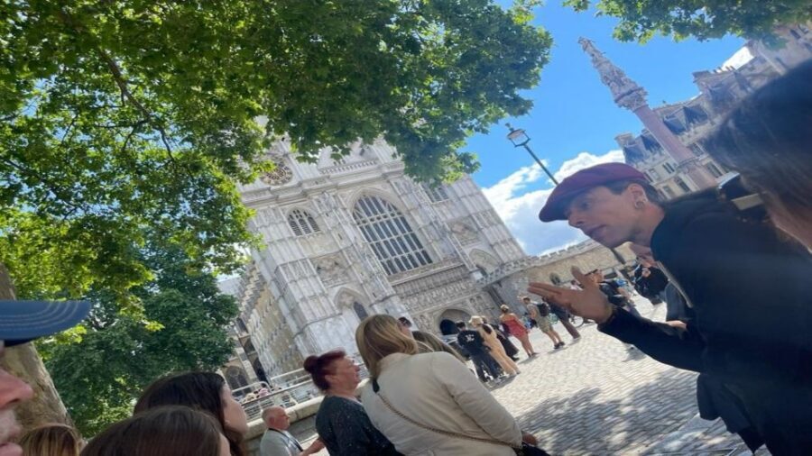 London: Westminster and Changing of the Guard Tour - Westminster Abbey (Outside Only) and Why the Exterior View Works