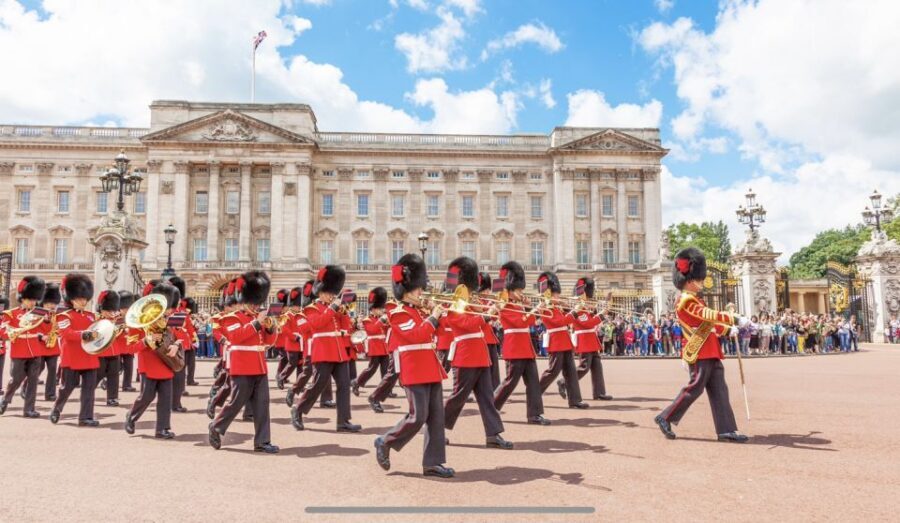 London: Westminster and Changing of the Guard Tour - Stopping in the Right Places Beats Having More Time
