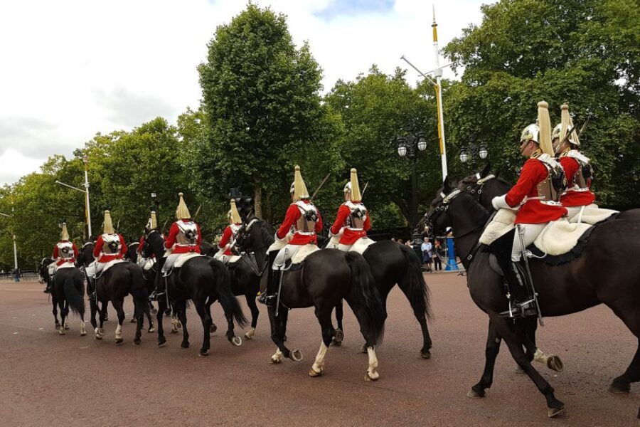 London: Westminster Tour, River Cruise, and Tower of London - Meeting outside the Ritz Hotel: start point and first-win positioning