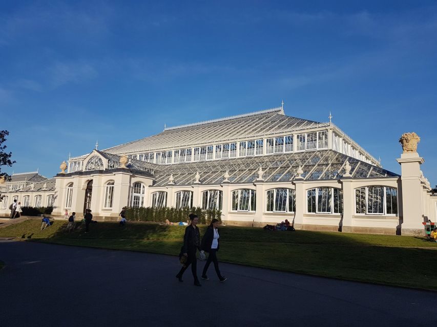 London: Westminster Walking Tour and Visit to Kew Gardens - Westminster Abbey: the stop that rewards you for slowing down