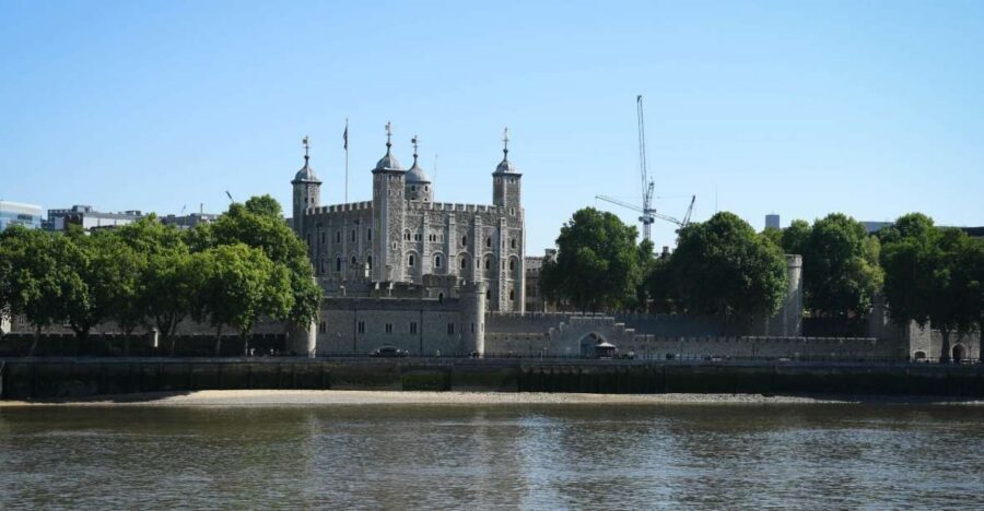 London: Westminster Walking Tour & The Tower of London Entry - Starting Outside The Ritz for a Fast, Easy Westminster Begin