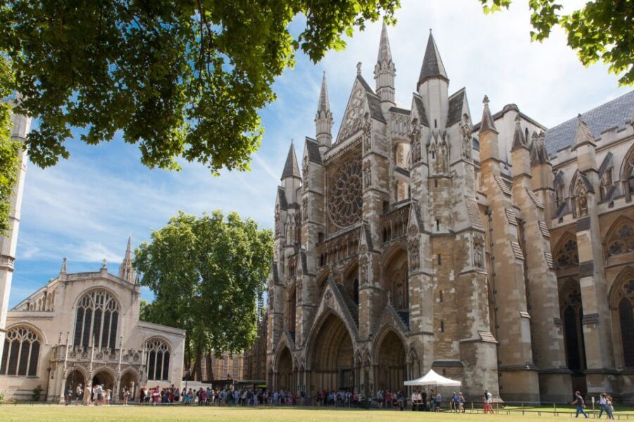 London: Westminster WW2 Tour & Churchill’s War Rooms Ticket - Westminster WWII tour in 2.5 hours: what you’re really buying