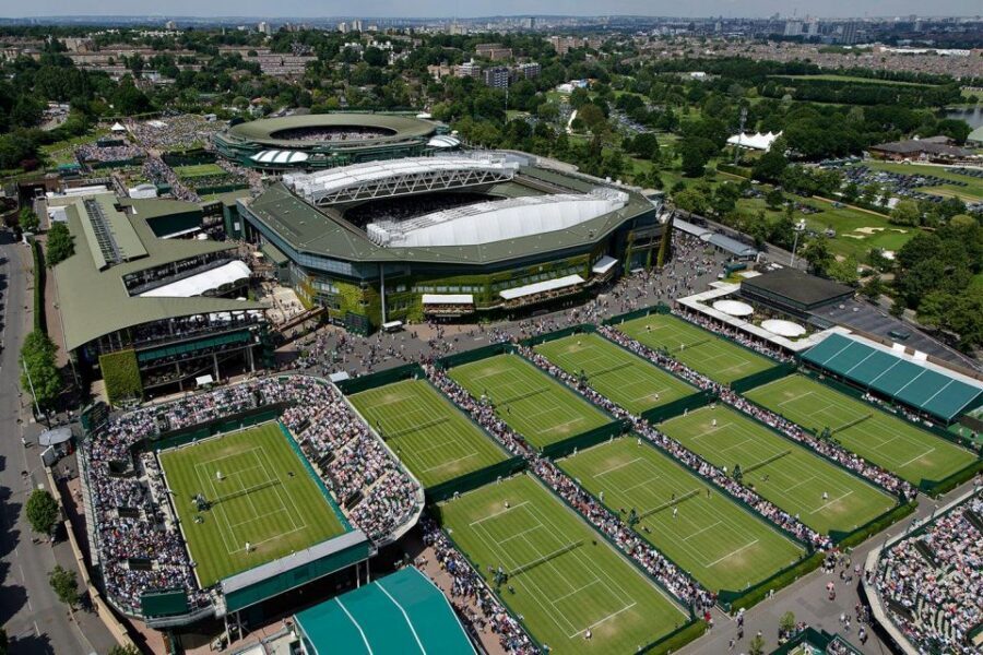 London: Wimbledon Tennis Club and Westminster Walking Tour - How the brief Centre Court visit adds context without taking over your day