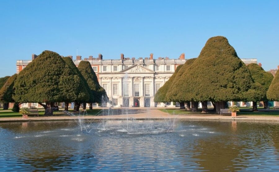 London: Windsor Castle & Henry VIII's Hampton Court Palace - Queen Mary’s Dolls’ House: why this stop keeps winning people over