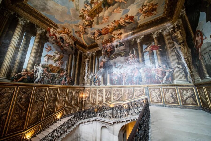 London: Windsor Castle & Henry VIII's Hampton Court Palace - Coach comfort and timing: why 7–9 hours can feel easy or long