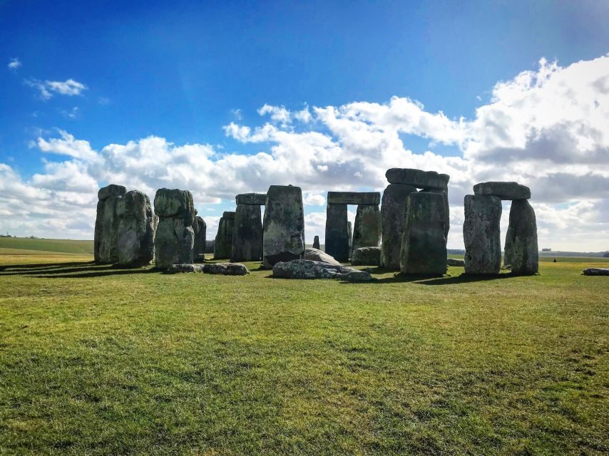 London: Windsor Castle, Stonehenge, and Bath Day Trip - From Victoria Coach Station to Windsor Castle: getting moving fast