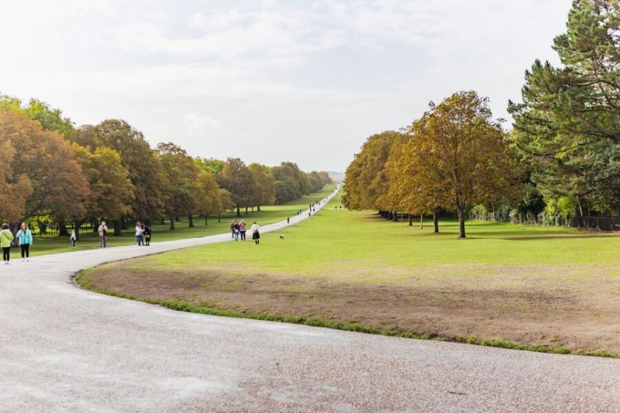 London: Windsor Castle, Stonehenge & Bath Full-Day Tour - Stonehenge on Salisbury Plain: What You Can See in One Hour