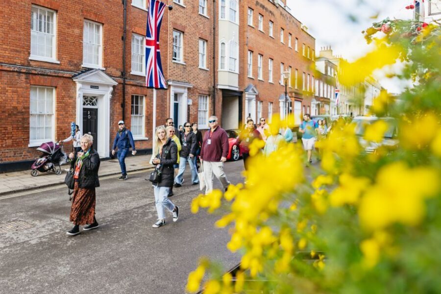 London: Windsor Castle, Stonehenge & Bath Full-Day Tour - Bath’s Panoramic Welcome: Georgian Streets Plus Free Time