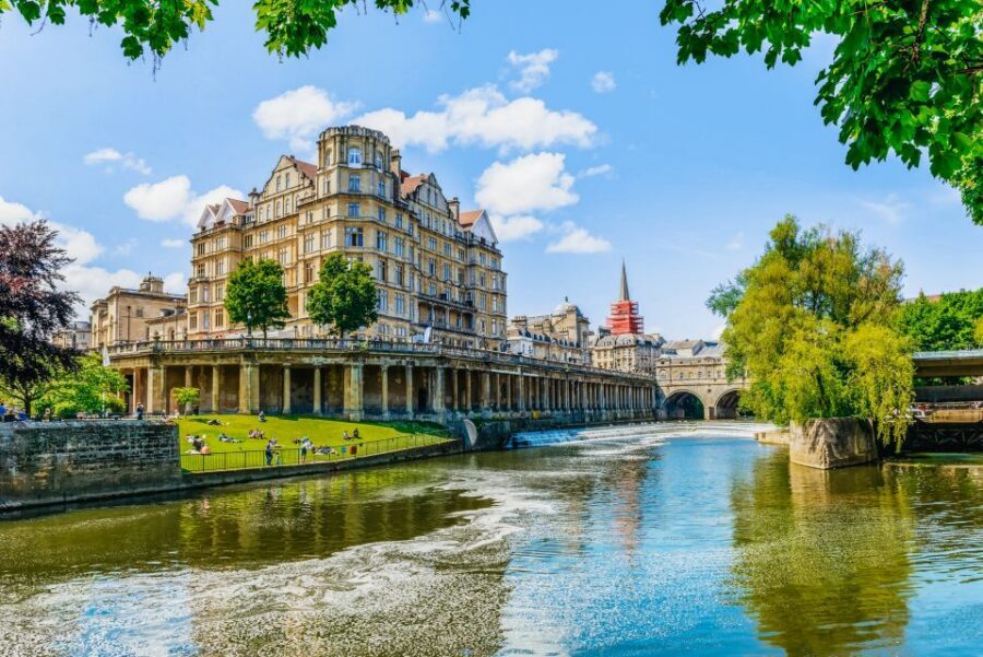 London: Windsor, Stonehenge, Bath, and Roman Baths Day Trip - Why this Windsor–Stonehenge–Bath route works in one day from London